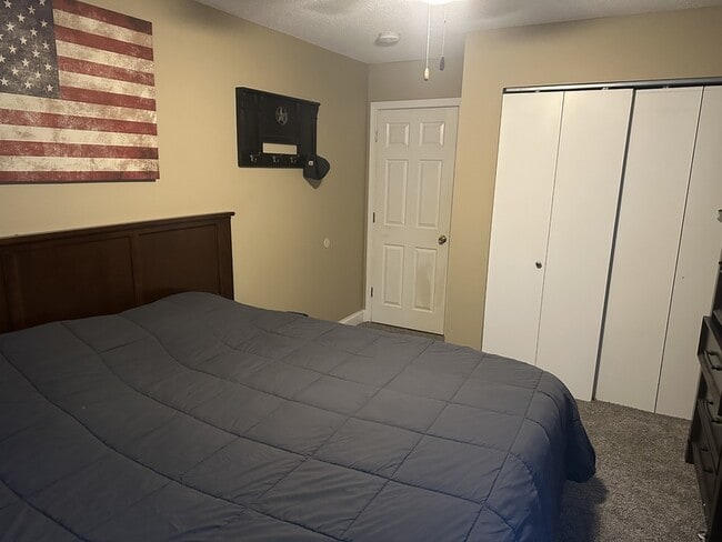 Building Photo - 320 30th St Dr SE