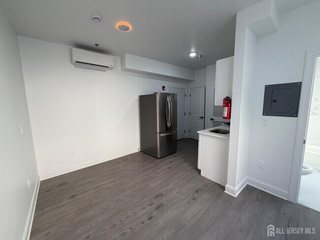 Building Photo - 103 Bayard St