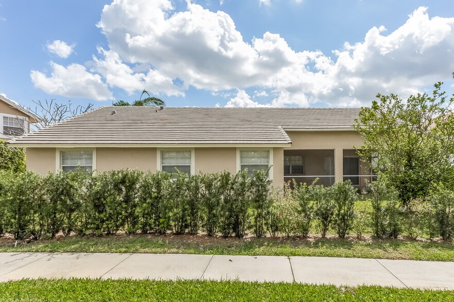 Building Photo - 1200 Columbine Pl