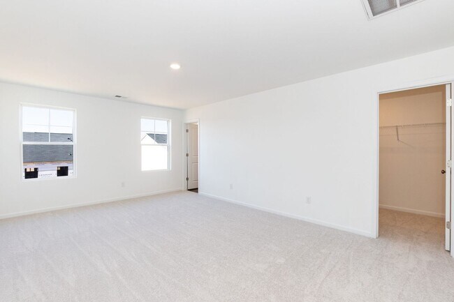 Building Photo - Brand New Townhome!