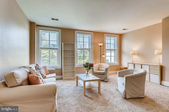 Building Photo - 1435 Bolton St