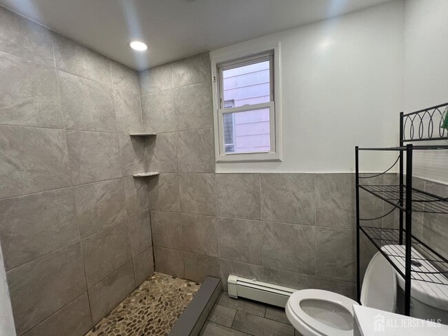 Building Photo - 387 Market St