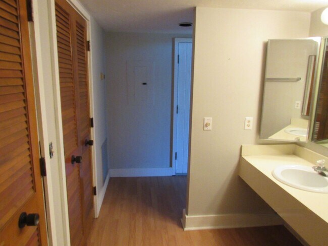 Building Photo - 157 Palm View Ct