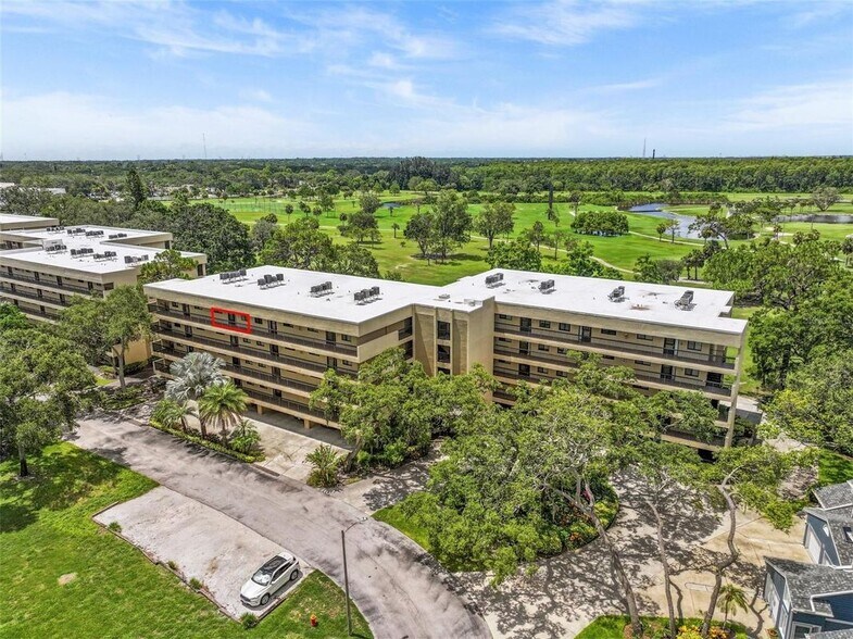 Building Photo - 1942 Golf View Dr