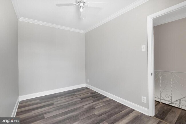 Building Photo - 2637 E Madison St