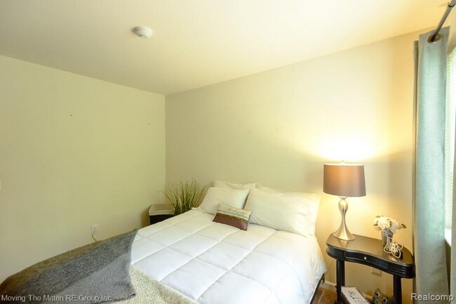 Building Photo - 42551 Lilley Pointe Dr