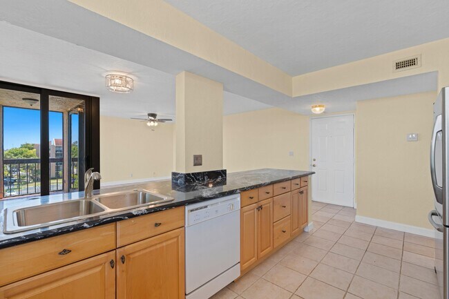 Building Photo - 750 Egret Cir