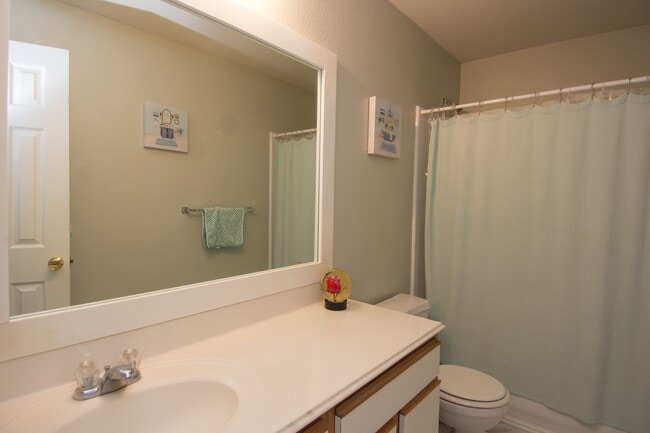 Building Photo - 16933 Scenic Knoll