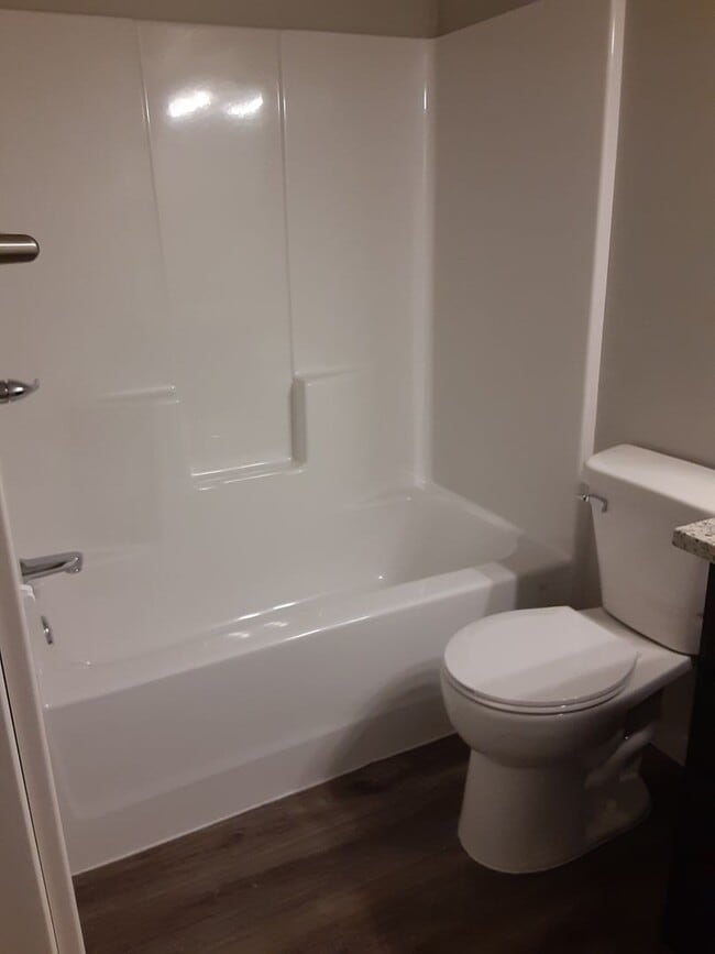 Building Photo - Modern Living in a 3-Bed, 2-Bath Townhome with Attached 2 Car Garage