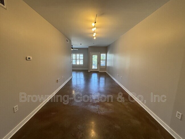 Building Photo - 1803 Broadway