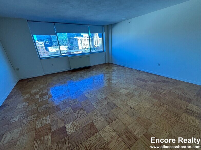 Building Photo - 16 Monmouth Ct