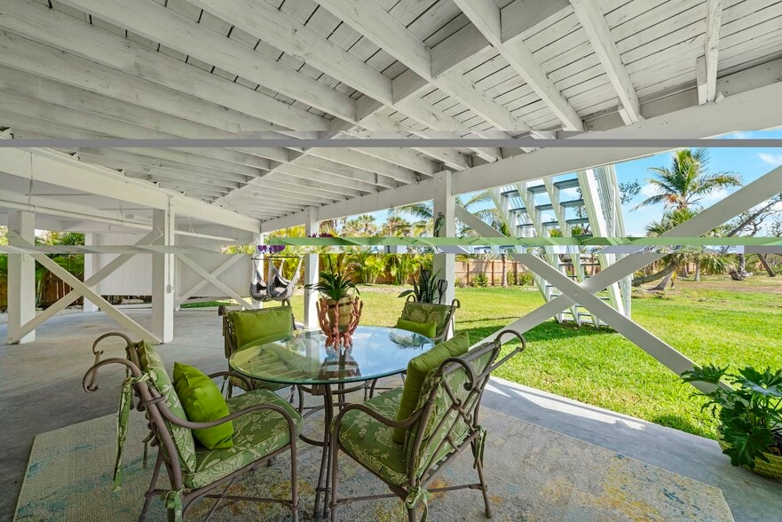 Building Photo - 6093 Henderson Rd