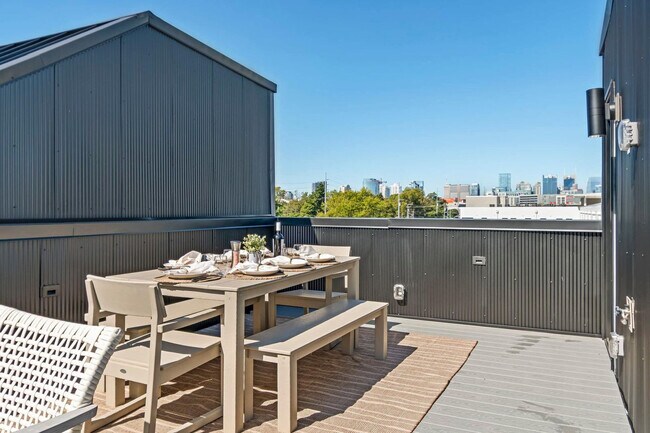 Building Photo - 1117 3rd Ave S