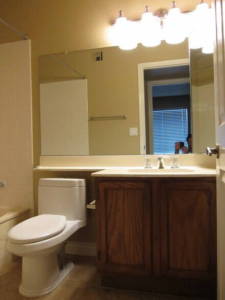 Building Photo - 4526 E Crocus Dr