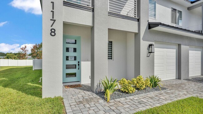 Building Photo - Stunning New Construction Villa for Rent Near Lake John