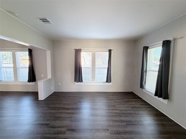Building Photo - 1401 Edison St