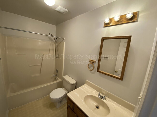 Building Photo - 212 Farrell Ln