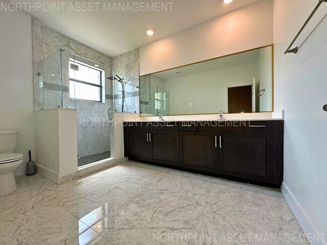 Building Photo - Stylish 3-Bedroom Home with Pool, Garage &...