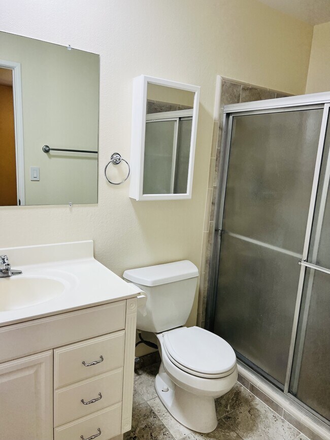 Building Photo - 500 River Oaks Dr