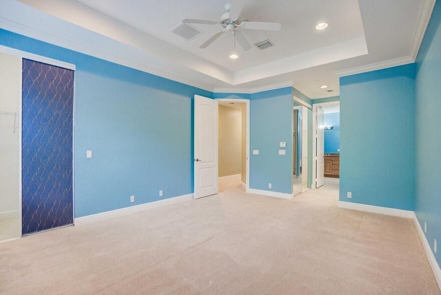 Building Photo - 5113 Artesa Way S
