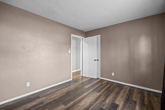 Building Photo - Charming Ranch Home Near Mt. Trashmore & Naval Bases