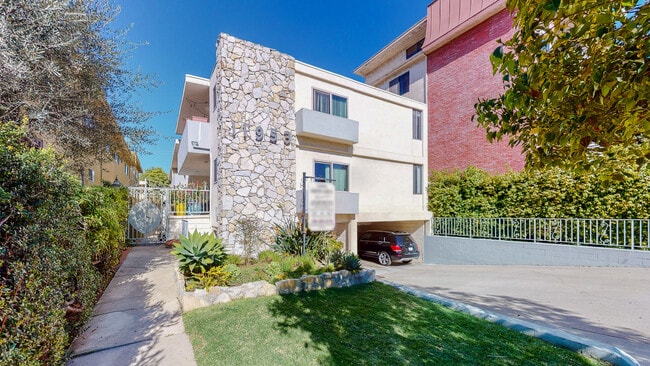 Front of Building #2 - Dorothy Gardens