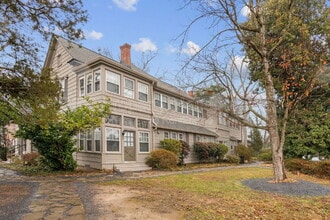 Building Photo - 3556 Main St