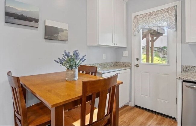 Building Photo - 45 Princeton Rd