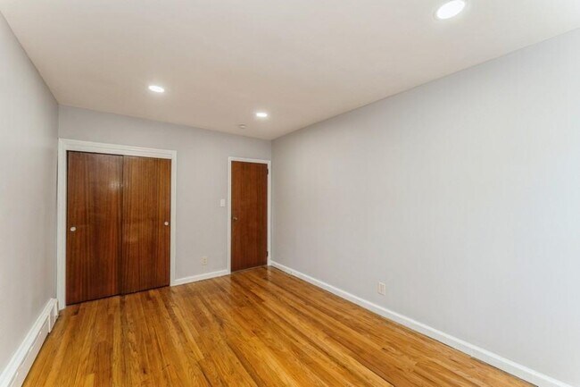 Building Photo - 103-28 115th St