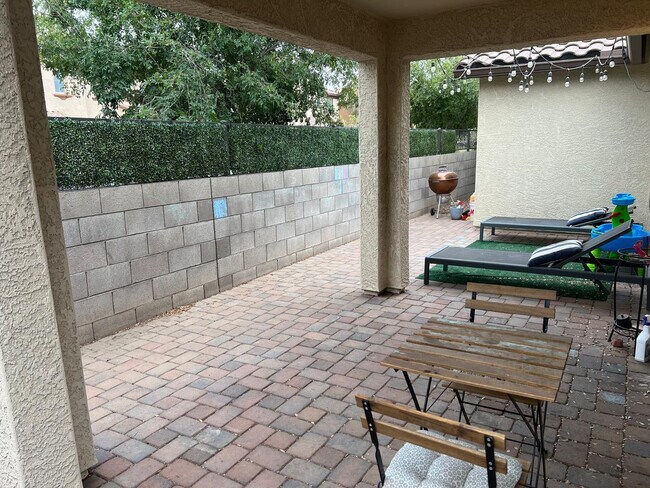 Building Photo - 16222 W La Ventilla Way