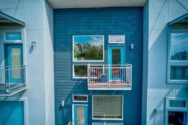 Building Photo - 2931 E 12th St