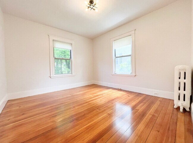 Building Photo - 44 Bellevue St