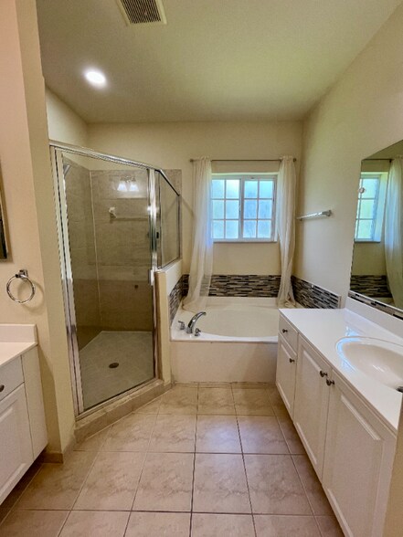 Building Photo - 3161 NW 33rd St