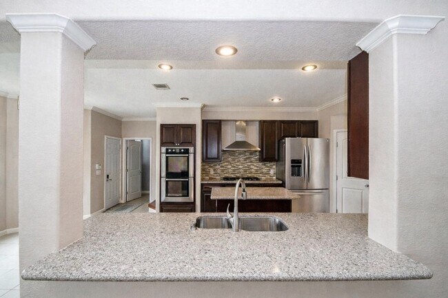 Building Photo - 6223 Presidio Canyon Dr