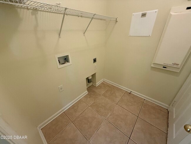 Building Photo - 705 Ravenshill Way