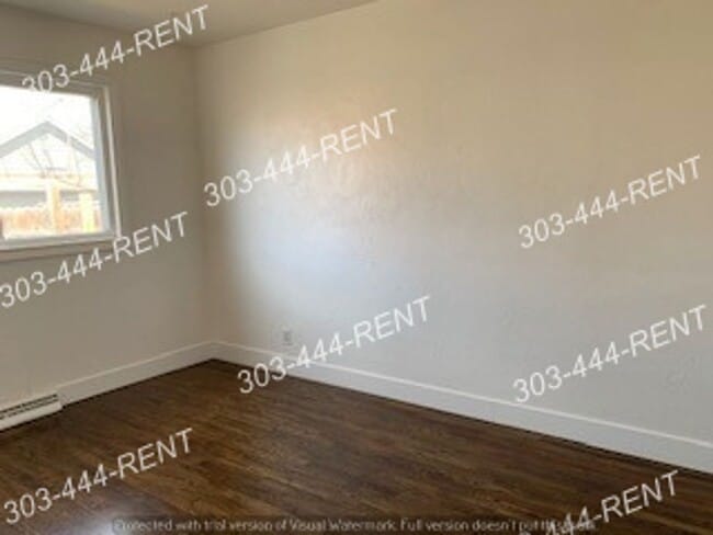 Building Photo - EM931