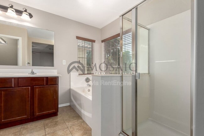 Building Photo - 1650 E Joseph Way