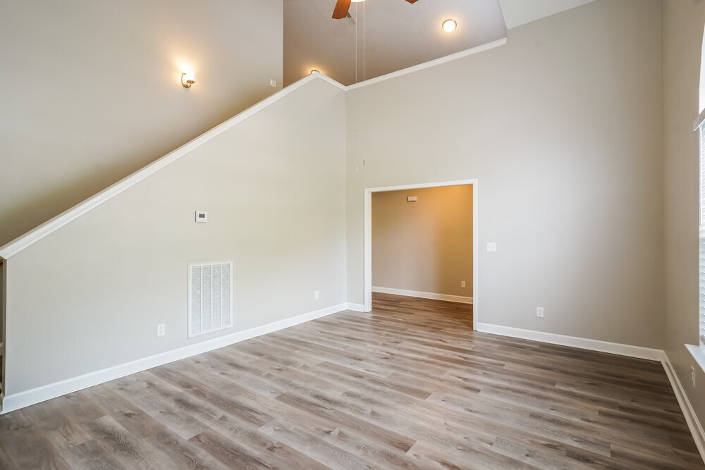 Building Photo - 685 Belgium Dr