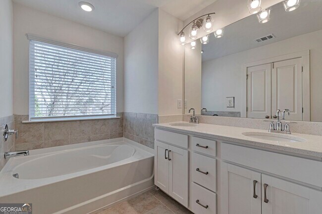 Building Photo - 108 Cannondale Dr