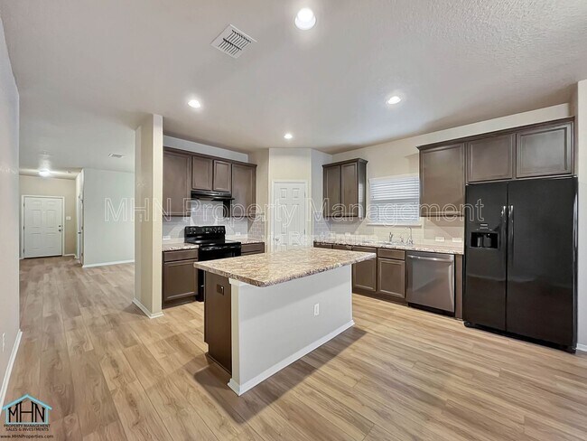 Building Photo - 7118 Marina Del Rey