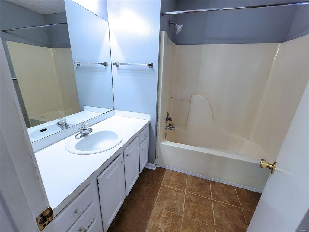 Building Photo - 3248 Meadow Walk Ln