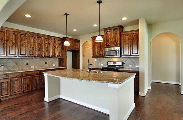 Building Photo - 7603 Bridge Water Cir