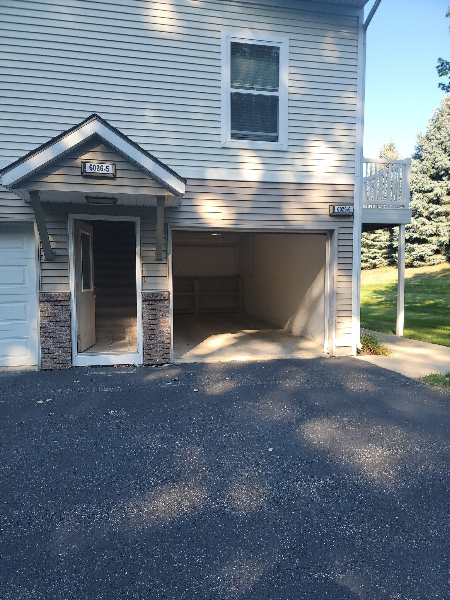 Building Photo - 6026 E Fieldstone Hills Dr