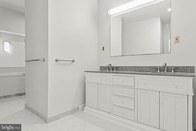 Building Photo - 26 E Mt Pleasant Ave