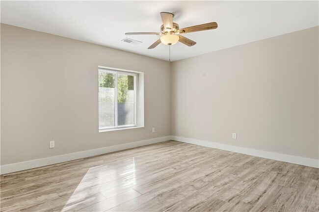Building Photo - 1735 Carter Cir
