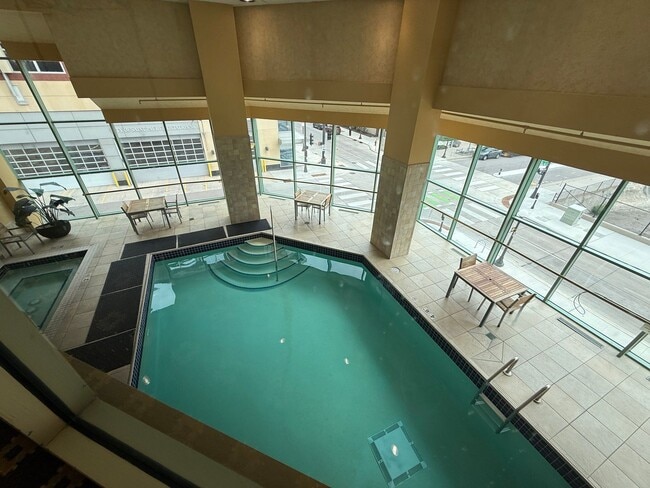 Building Photo - Condo DT Saint Paul 2 Bedroom 2 Bath-Enjoy sitting on a patio and enjoy the views