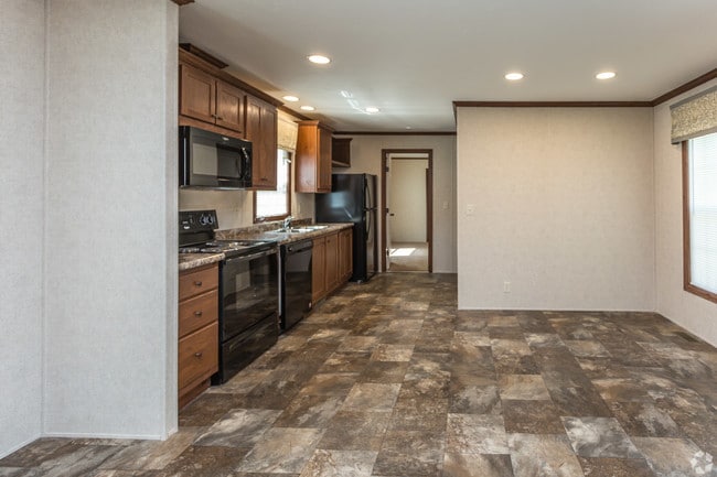 Building Photo - Colonial Heights