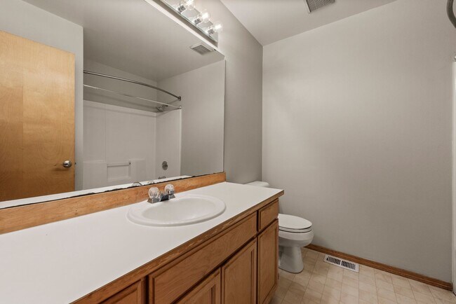 Building Photo - Newly remodel 4 bed 3 bath home in Shoreline