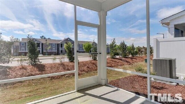 Building Photo - 120 Cambria Ln