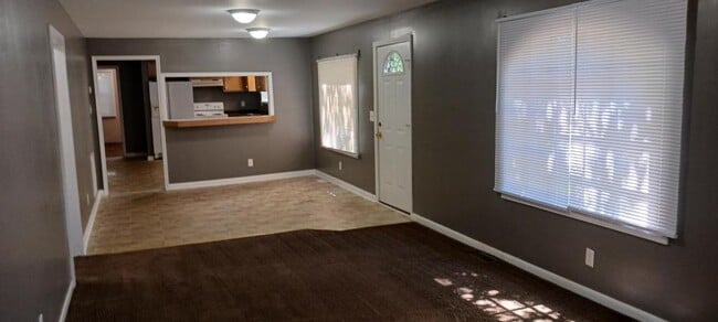 Building Photo - 25 E Belvue Rd